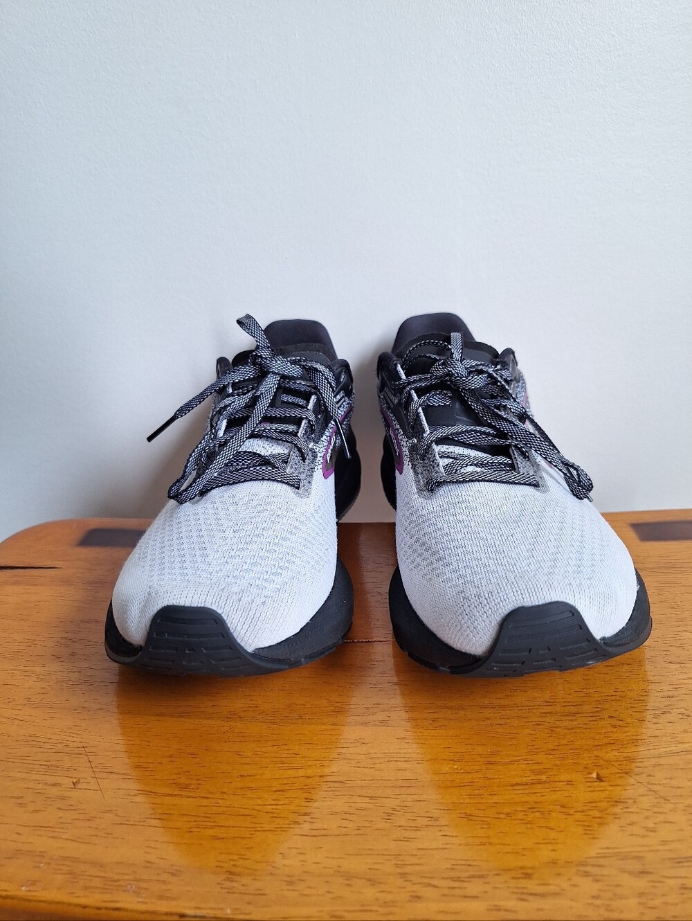 Brooks Women's Launch 10 Neutral Running Size 8B - Picture 4 of 12